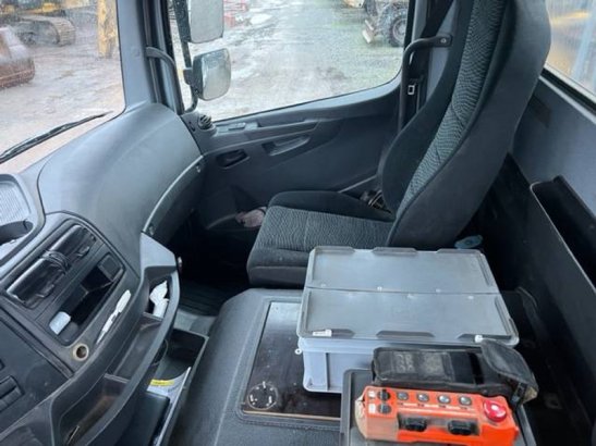 Mercedes-Benz 1327 Diesel Truck 2016 with Gantry Alarm Mercedes-Benz 1327 2016 2 image 13
