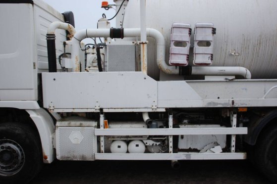 Vacuum Tanker Truck Mercedes-Benz 930.24 Diesel 2008 Mercedes-Benz 930.24 2008 2 image 13