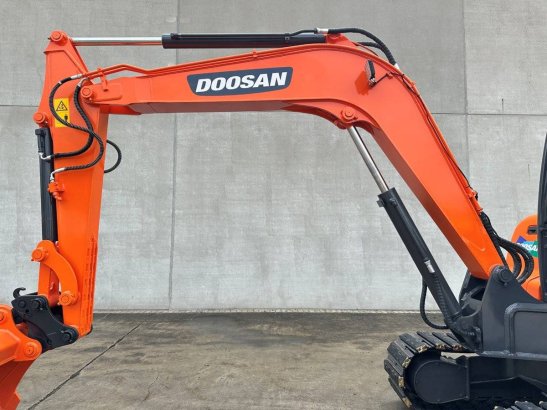 Doosan DX55-9CN Diesel Midi Excavator 2019 Doosan DX55-9CN 2019 2 Crawler Excavators image 13
