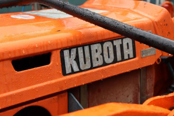Kubota B7001 Mini Tractor Diesel 14 hp with front loader B7001 2 image 13