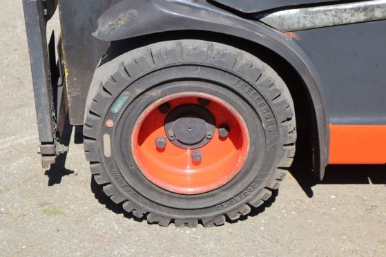 Linde E18 Electric Forklift 1800kg 4.25m E18 2 Forklift image 13