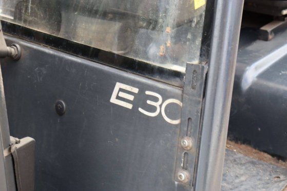 Linde E30-02 Electric Forklift 3000kg 2003 E30-02 2003 2 Forklift image 13
