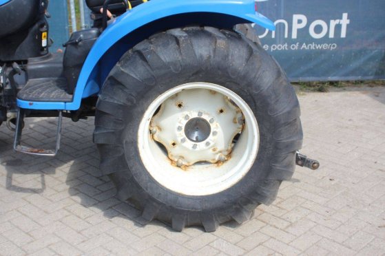 Compact tractor New Holland TC40D Diesel 40hp TC40D 2 image 13