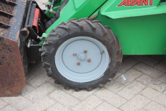 Articulated Loader Avant 313S Petrol 10kW 2003 313S 2003 2 Wheel Loaders image 13