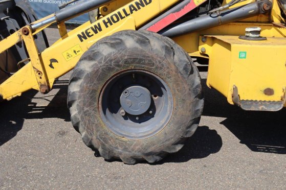 New Holland B90B-SS Diesel Backhoe Loader 2018 B90B-SS 2018 2 image 28