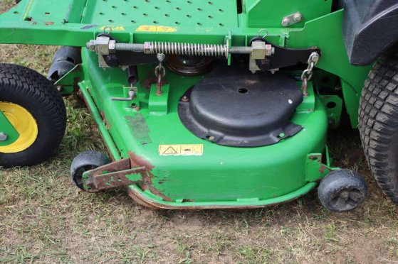 John Deere ZTRAK 717E Petrol Ride-on Mower 14.2kW John Deere ZTRAK 717E 2 image 13
