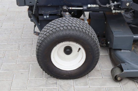 Ride-on mower Iseki SXG326H Diesel 15.4kW 2014 Iseki SXG326H 2014 2 image 13