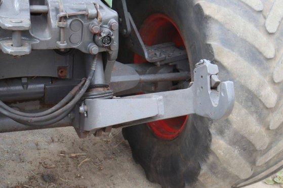 Tractor Fendt Farmer 411 Vario Diesel 2002 Fendt Farmer 411 Vario 2002 2 image 13
