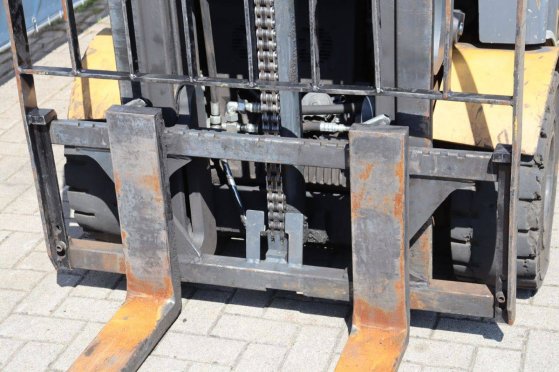 Caterpillar 2EP5000 Electric Forklift 2260kg 3.1m 2EP5000 2 Forklift image 13