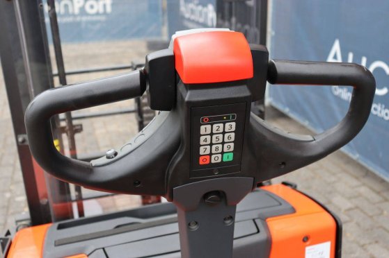 Stacker BT SWE140L Electric 1400kg 2.65m 2015 BT SWE140L 2015 2 image 13
