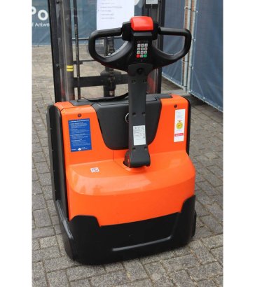 Stacker BT SWE140L Electric 1400kg 2.65m 2016 BT SWE140L 2016 2 image 13