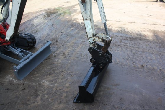 Mini excavator Takeuchi TB216 Diesel 11.5kW 2016 TB216 2016 2 image 13