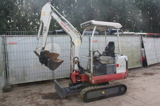 Mini excavator Takeuchi TB016 Diesel 2013 TB016 2013 2 image 13