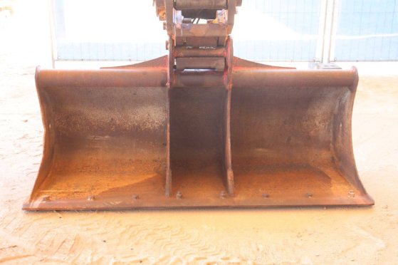 Crawler excavator Hitachi ZAXIS 225USLC-5B Diesel 122kW 2015 ZAXIS 225USLC-5B 2015 2 Crawler Excavators image 13