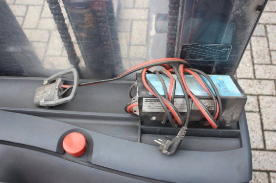 Linde L12 Electric Stacker 1200kg 4.2m 2008 10056 2008 2 image 13