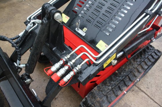 Captok CK380 Skid Steer Loader Petrol 23hp 2026 New Demo Captok CK380 2026 1 image 13