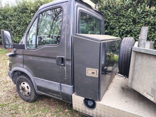 BE Combination Iveco Daily 3.0 Diesel 170hp 2005 with Semi-Low Loader VELDHUIZEN P33-7A 2005 2 Lowloader semi-trailers ima...