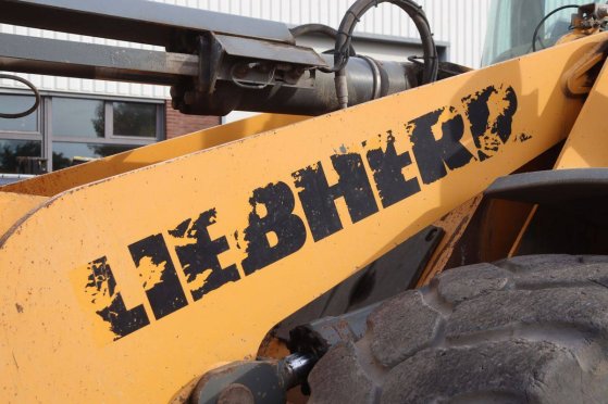 Liebherr L566 Diesel Wheel Loader 190kW 2014 L566 2014 2 Wheel Loaders image 13