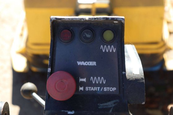 Wacker DPU 100-70 Vibratory Plate Petrol 14.7kW 2006 DPU 100-70 2006 2 image 28