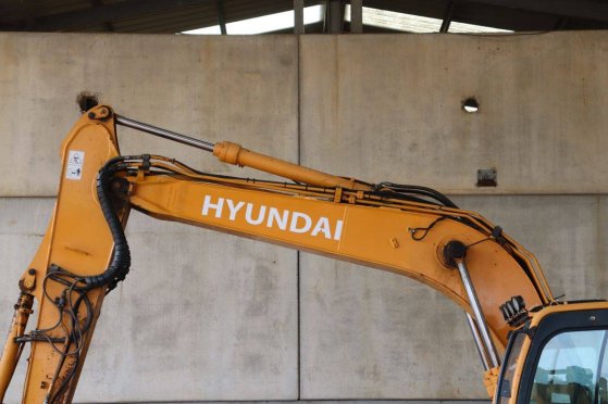 Crawler excavator Hyundai ROBEX140LC-9A Diesel 87kW 2014 ROBEX140LC-9A 2014 2 Crawler Excavators image 13