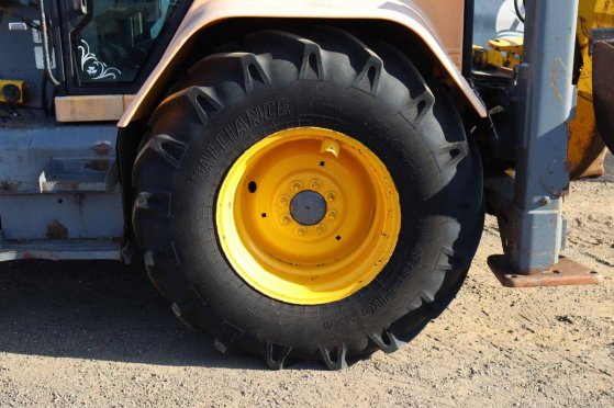 MF 860 Diesel backhoe loader MF 860 2004 2 image 13