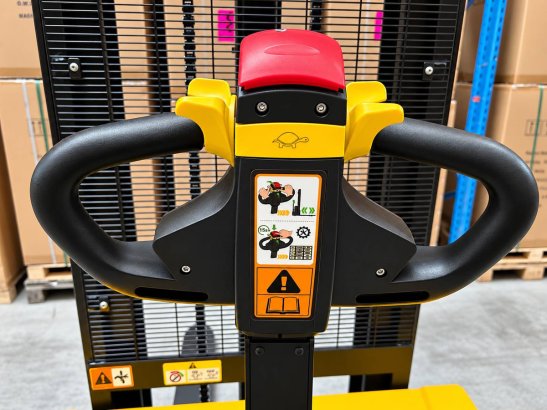 Stacker RTE 8402 Electric 1500kg 3500mm 2026 New RTE 8402 2026 1 image 13
