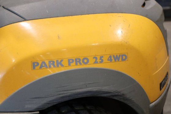Stiga Park Pro 25 AWD Petrol Ride-on Mower 2011 Stiga Park Pro 25 AWD 2011 2 image 14