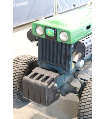 Compact John Deere B7000 Diesel Tractor with Extra Wheels John Deere B7000 2 image 14