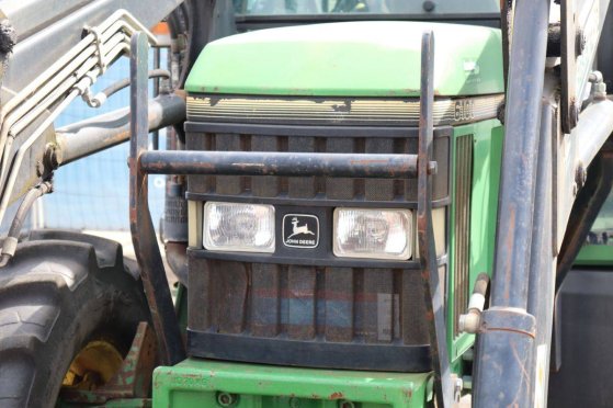 John Deere 6100 Diesel Tractor 106 hp 2013 with front loader John Deere 6100 2013 2 image 14