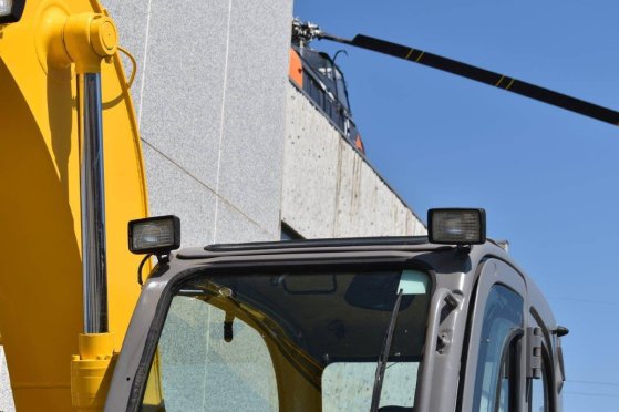 Kobelco E135SR Diesel Crawler Excavator E135SR 2 Crawler Excavators image 14