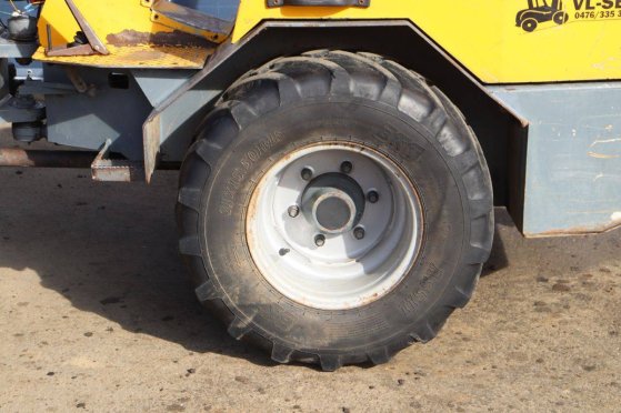 Articulated loader Giant V451T Diesel 45hp 2005 Giant V451T 2005 2 Wheel Loaders image 14