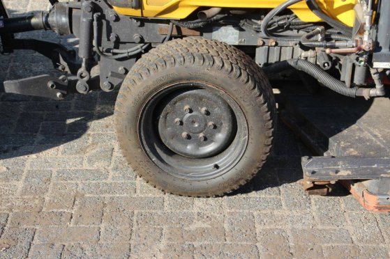 Mini tractor Kubota STV40 Diesel 2006 with sweeping brush Version STV40 2006 2 image 14