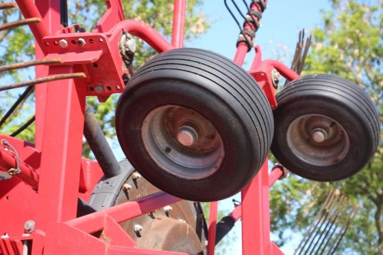 Lely Hibiscus 765 SD 2010 towed rake with side discharge Lely Hibiscus 765 SD 2010 2 image 14
