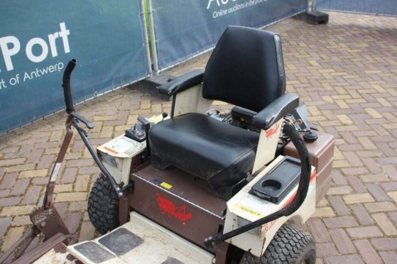 Grasshopper Zero Turn Ride-on Mower Petrol 16 hp Grasshopper Zero turn 2 image 14