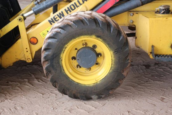 New Holland B90B-SS Diesel Backhoe Loader 2017 B90B-SS 2017 2 image 14