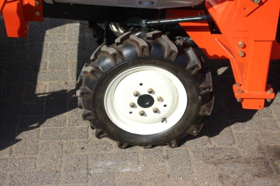 Kubota B1702 Diesel Mini Tractor 17hp with Front Loader New B1702 1 image 14