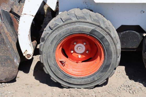 Skid steer loader Bobcat 443 Diesel 443 2 Wheel Loaders image 14