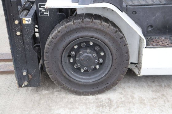 Forklift Unicarriers FHD25T5/YDN-F185 Diesel 2400kg 3.0m 2016 UniCarriers FHD25T5/YDN-F185 2016 2 Forklift image 14
