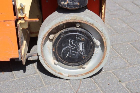 JLG Electric Mast Lift 1230ES 230kg 5.6m 2016 1230ES 2016 2 image 14
