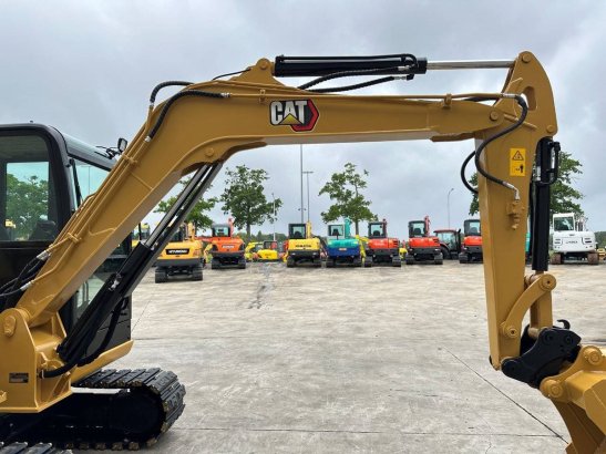 Midi excavator Caterpillar 305.5E2 Diesel 2018 305.5E2 2018 2 image 14