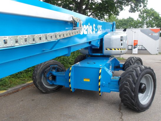 Telescopic boom lift Genie S-125 Diesel 40.10m 2013 S-125 1900 2 image 14