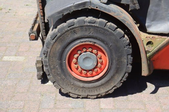 Linde H30D Diesel Forklift 3000kg 2005 H30D 2005 2 Forklift image 14
