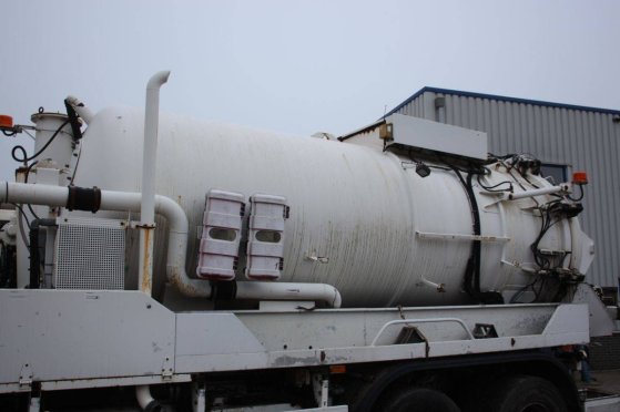Vacuum Tanker Truck Mercedes-Benz 930.24 Diesel 2008 Mercedes-Benz 930.24 2008 2 image 14