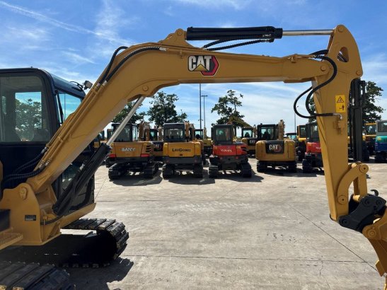 Midi excavator Caterpillar 305.5E2 Diesel 2018 305.5E2 2018 2 Crawler Excavators image 14