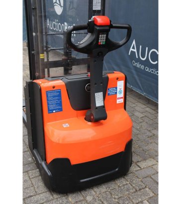 Stacker BT SWE140L Electric 1400kg 2.6m 2015 BT SWE140L 2015 2 image 14