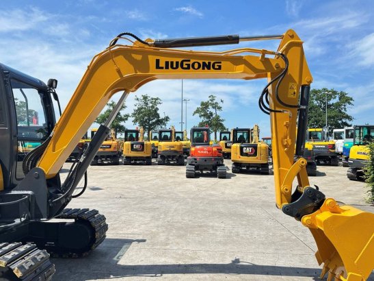 Midi excavator LiuGong CLG906E Diesel 2021 LIUGONG CLG906E 2021 2 Crawler Excavators image 14