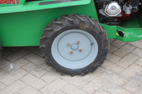 Articulated Loader Avant 313S Petrol 10kW 2003 313S 2003 2 Wheel Loaders image 29