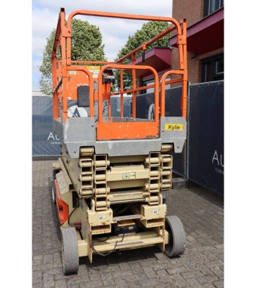 JLG Electric Scissor Lift 2 Scissor Lifts image 29