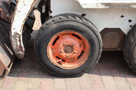 Skid steer loader Bobcat 443 Diesel 1992 (Margin) 443 1992 2 Wheel Loaders image 14