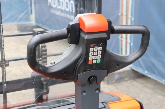 Stacker BT SWE140L Electric 1400kg 2.65m 2015 BT SWE140L 2015 2 image 14